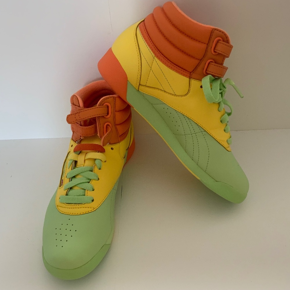 Vintage womens Reebok hi tops NIB